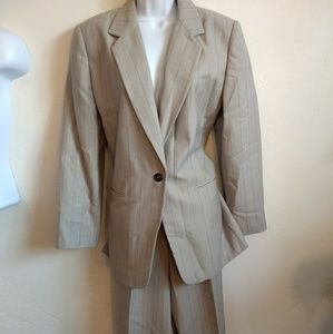 Harve Benard Pinstripe Beige Suit 10/12 Pant blaze